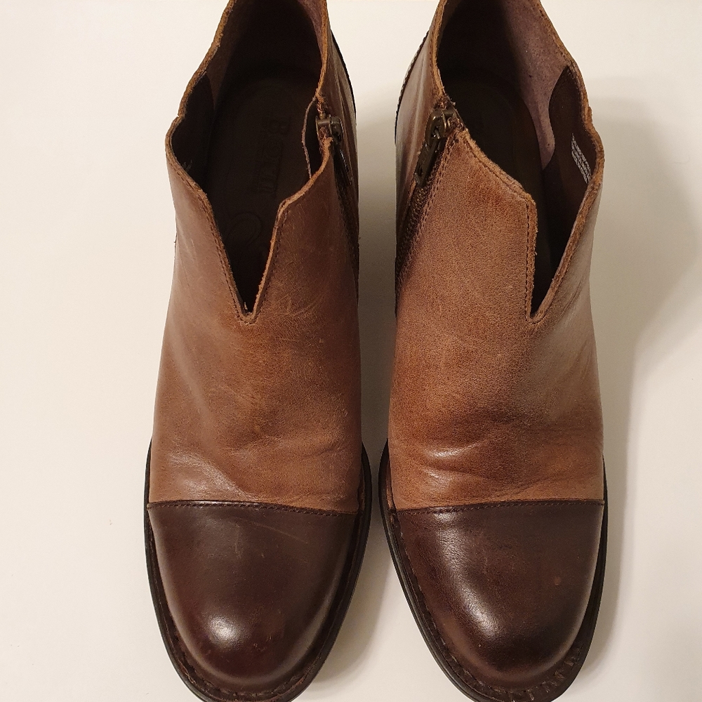 Born leather booties , size 9.5, two shades of brown - Picture 3 of 7